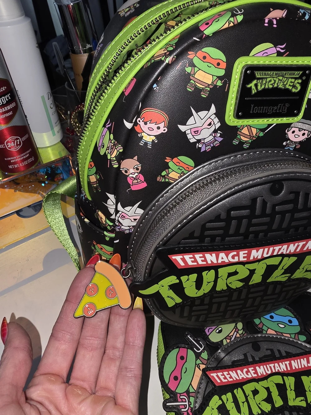 Loungefly Teenage Mutant Ninja Turtles Mini Backpack/Wallet Fangirl, fandom